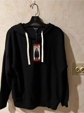 Buffalo David Britton  women’s pullover drawstring black hoodie in size medium